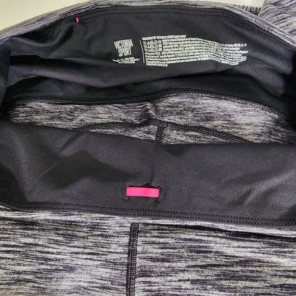 Victoria's Secret Sport Womens Leggings Large Short Pockets Knockout Gray Black - Picture 6 of 8